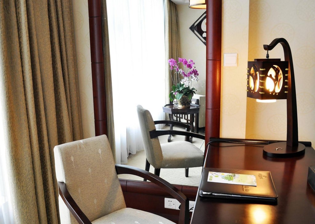 Фото Palace International Hotel