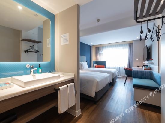 Фото Holiday Inn Express Ningbo City Center