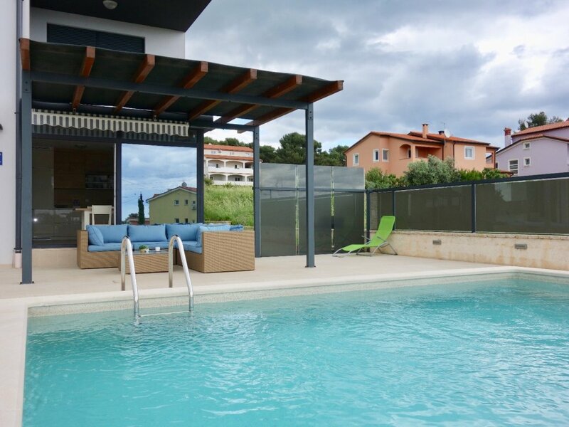 Жильё посуточно Apartment Robert A1 Liznjan, Istria