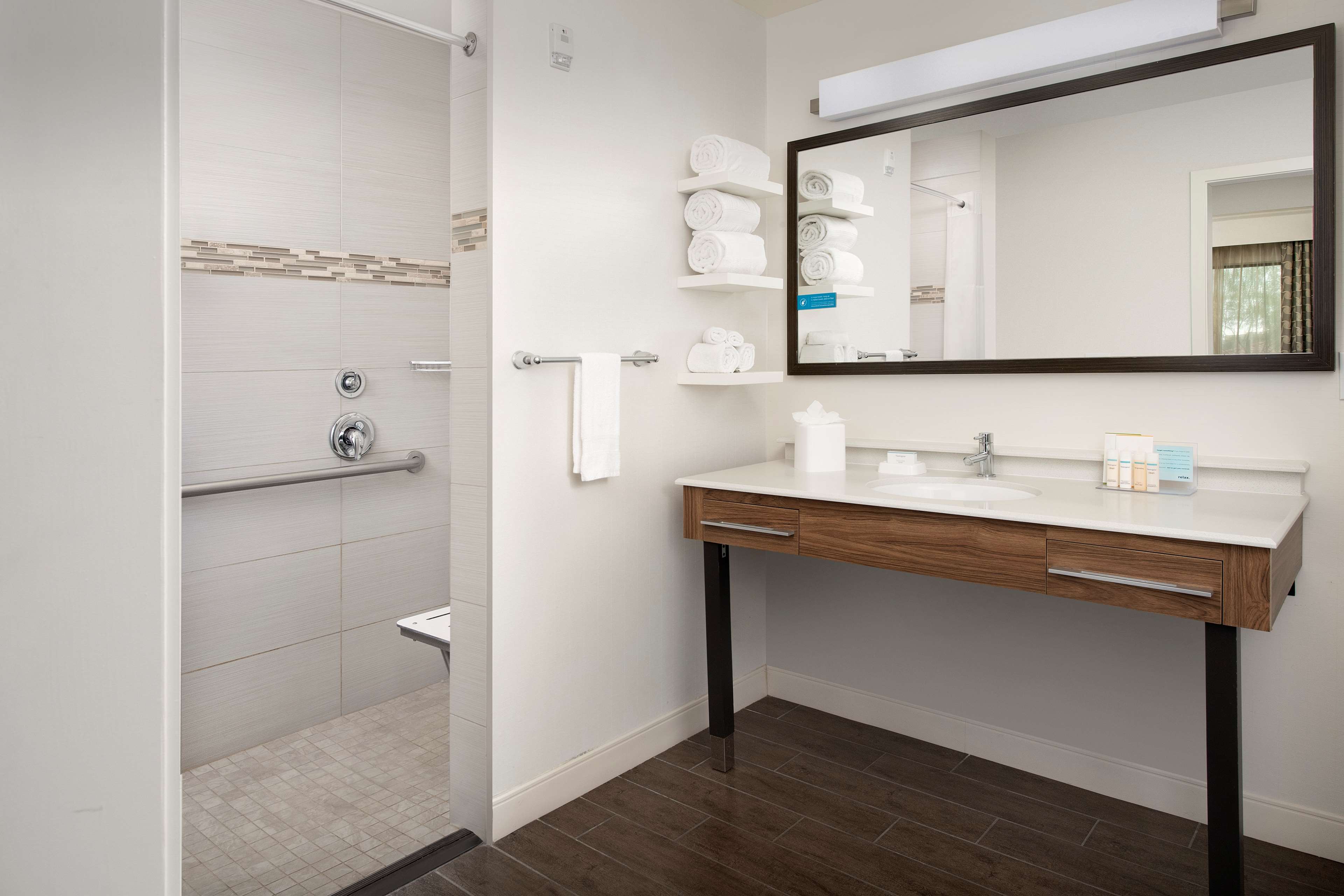 Фото Hampton Inn & Suites Phoenix Tempe