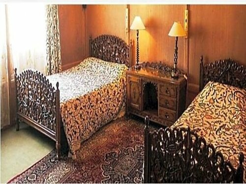 Внешний вид отеля Golden Flower Heritage Houseboat в Сринагаре, фото 3