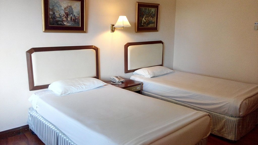 Фото Yangon Airport Hotel