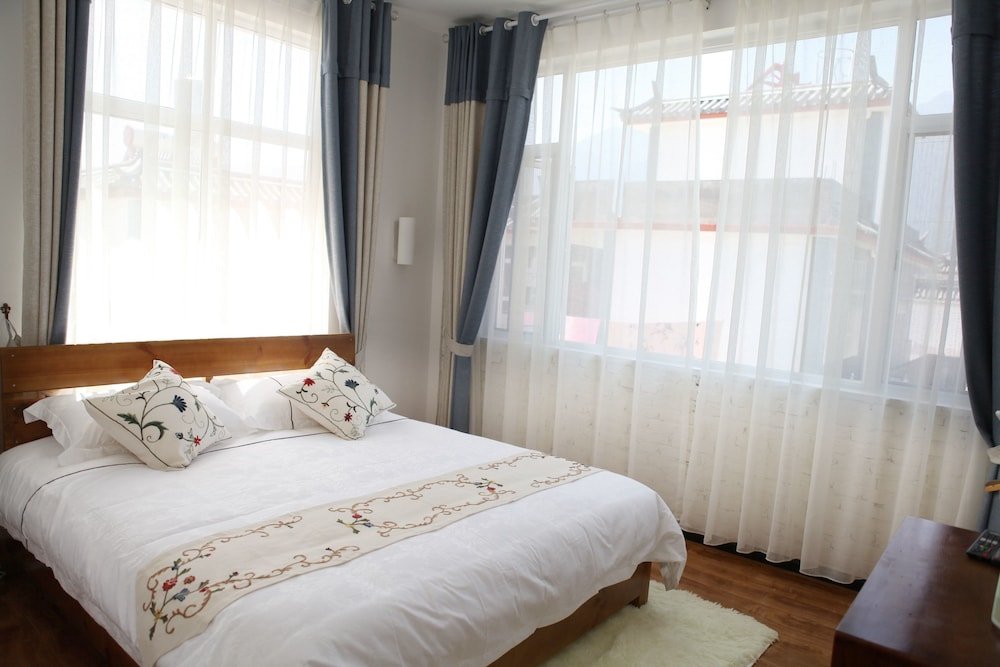 Фото ErHai Gate No. 1 Hotel