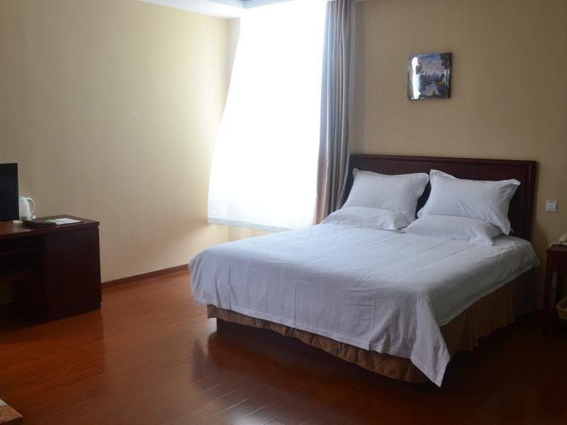 Фото GreenTree Inn Shandong Qingdao Jiaozhou Sanlihe Park Express Hotel