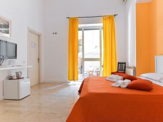 Фото Trevi Fountain Guesthouse