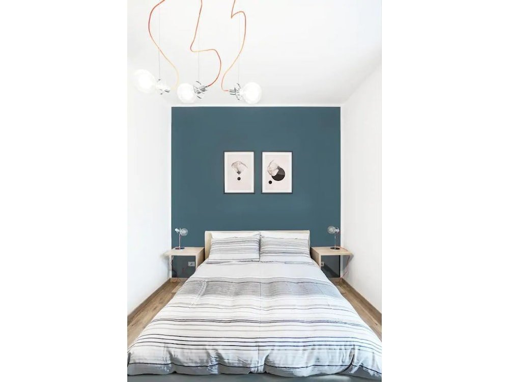 Фото Bright Apartment in De Angeli near Subway