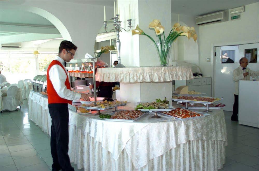 Фото Hotel Mediterraneo