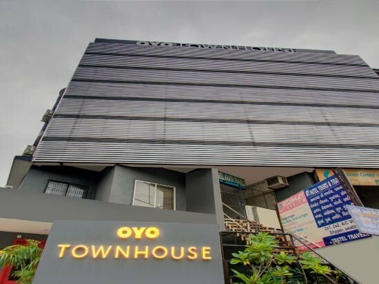 Гостиница Oyo Townhouse 165 Netaji Road в Ахмадабаде