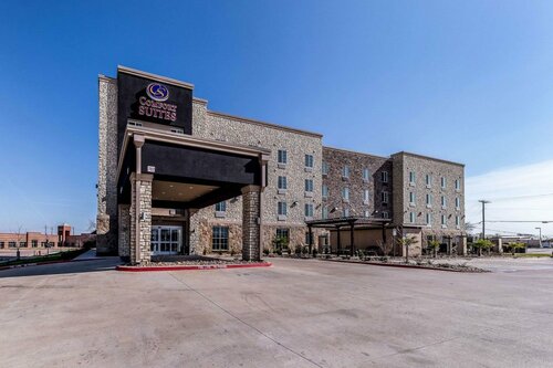 Гостиница Comfort Suites Grand Prairie - Arlington North