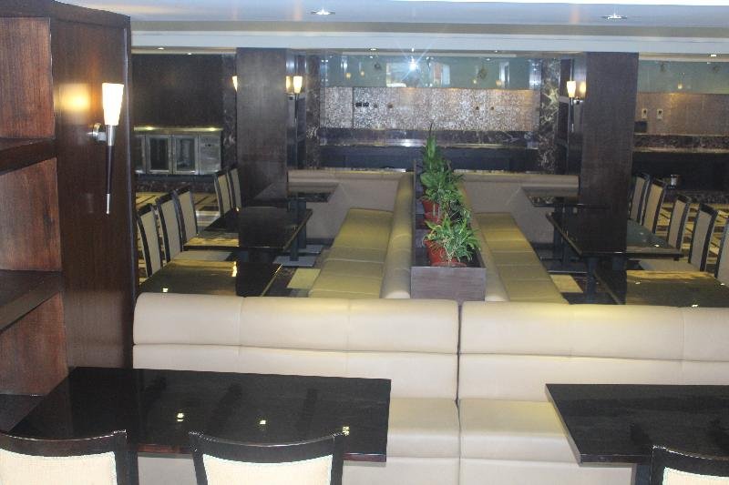 Фото Anandha Inn Convention Centre and Suite