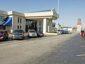 Гостиница Trade Winds Central Inn