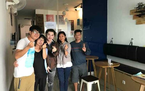 Гостиница The Colour Hostel в Провинции Западный Калимантан