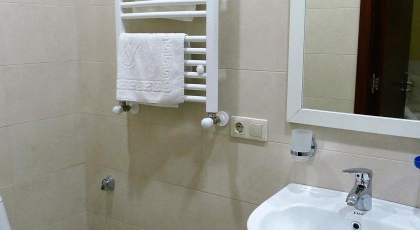 Фото Hotel Four Brothers