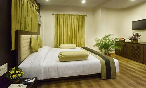 Фото The Pearl Hotel, Kolkata