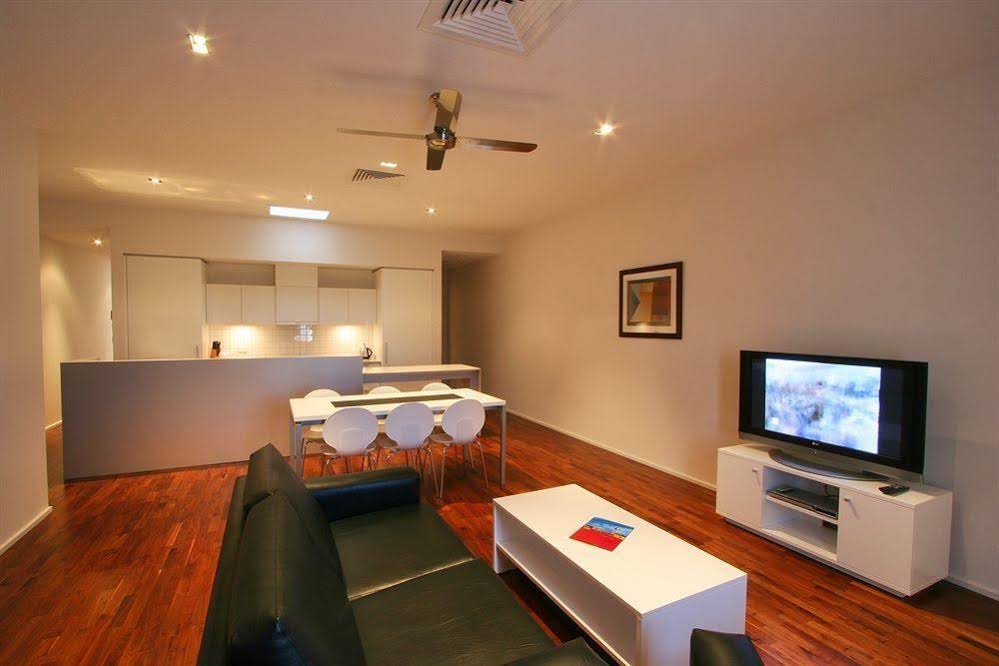 Фото Mawson Lakes Hotel & Function Centre