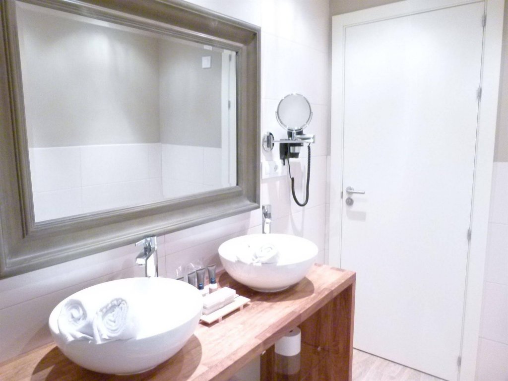 Фото Apartamentos Hospederia de los Reyes