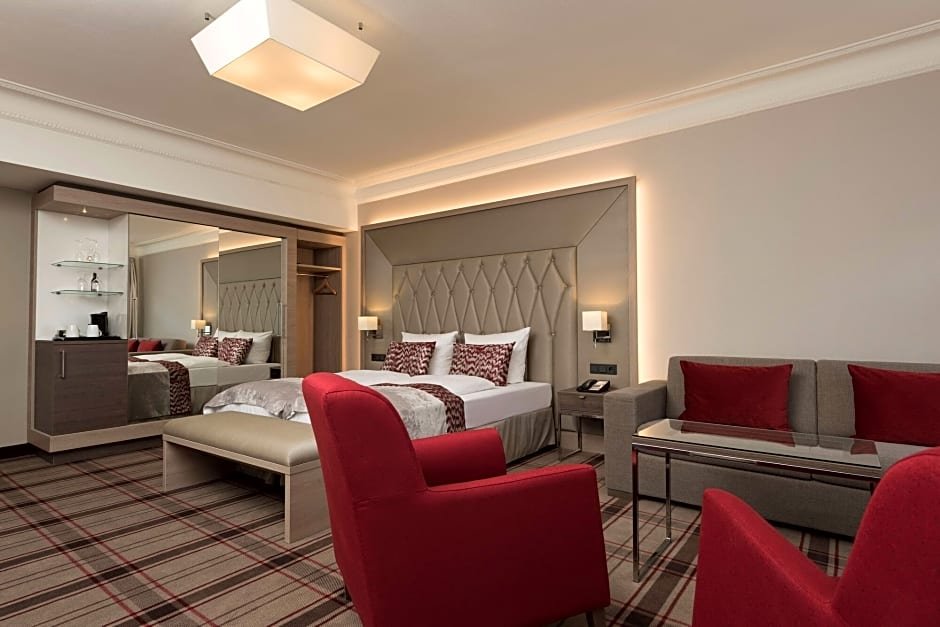 Фото Radisson Blu Badischer Hof Hotel, Baden-Baden