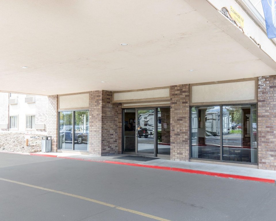 Фото Quality Inn Downtown