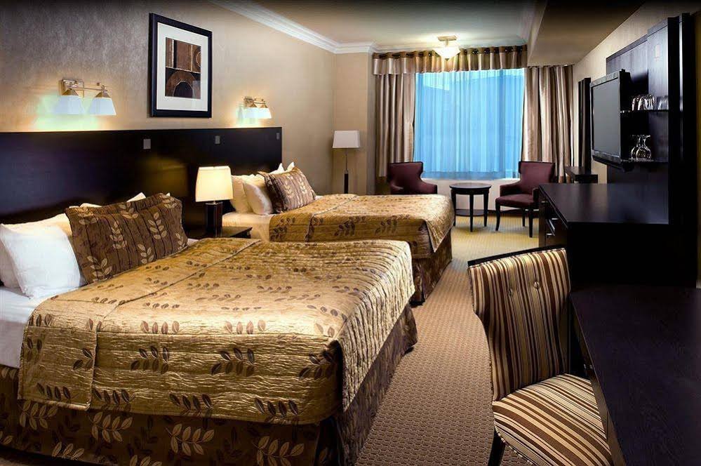 Фото Fantasyland Hotel