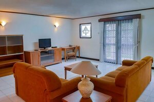 Whiz Prime Hotel Darmo Harapan Surabaya (East Java, Surabaya City, Сity of Surabaya, Jalan Raya Darmo), hotel