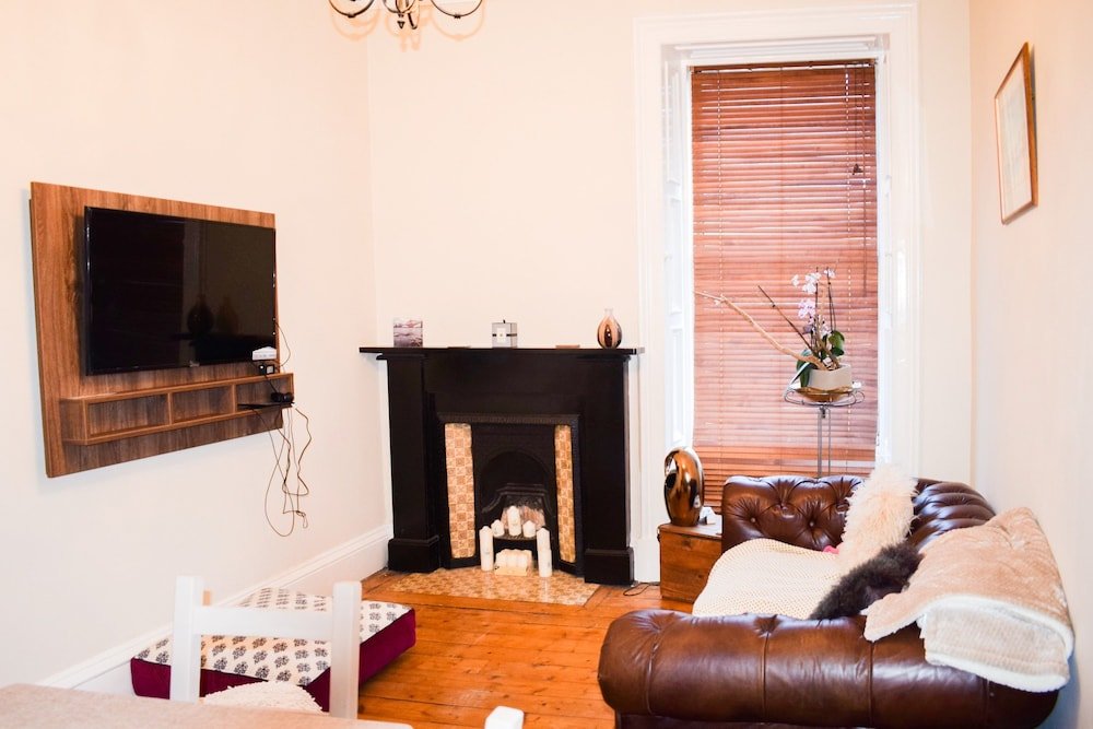 Фото Comfortable 1 Bedroom Flat, Close To City Centre