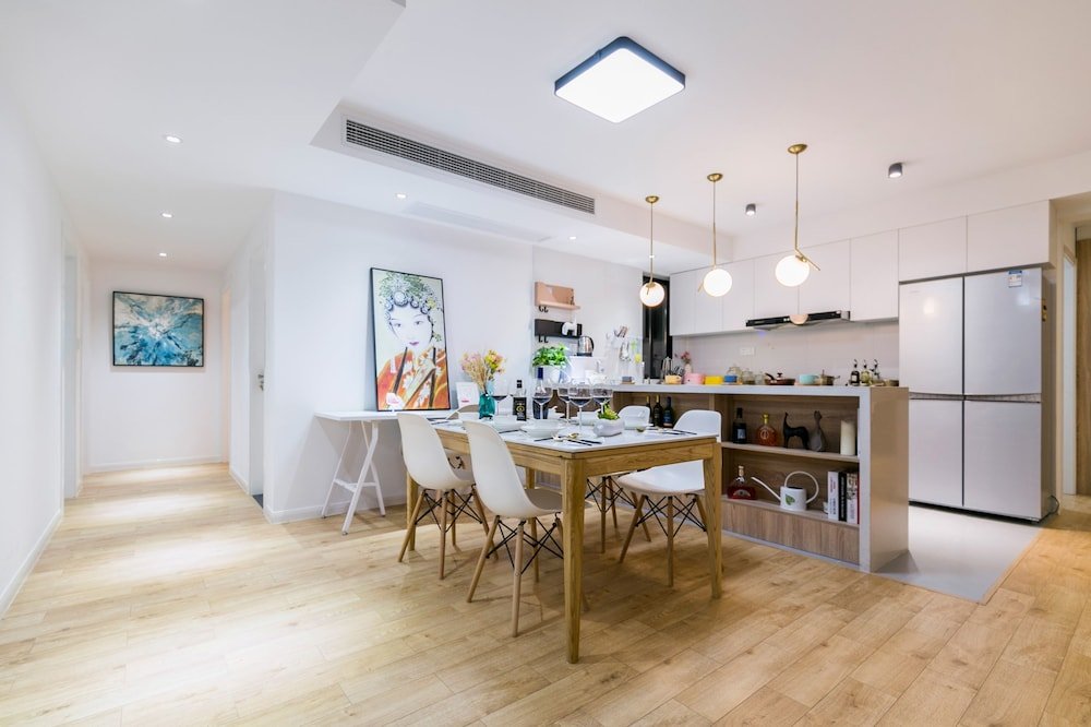 Фото Henry's Apartment- Xujiahui Road