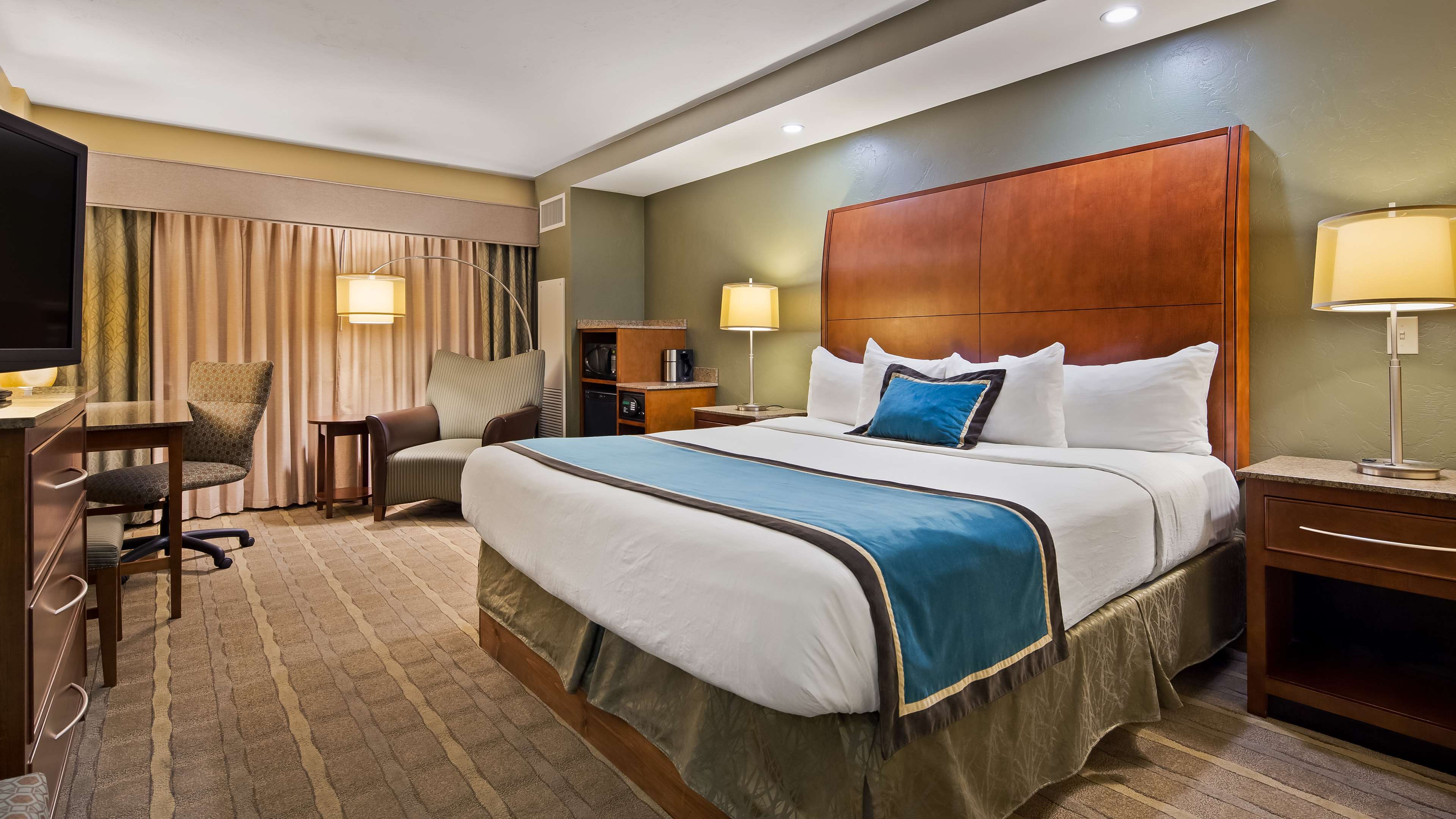 Фото Best Western Premier Waterfront Hotel & Convention Center