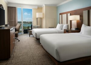 Hilton Clearwater Beach Resort & SPA (Clearwater Beach, 400 Mandalay Ave), hotel