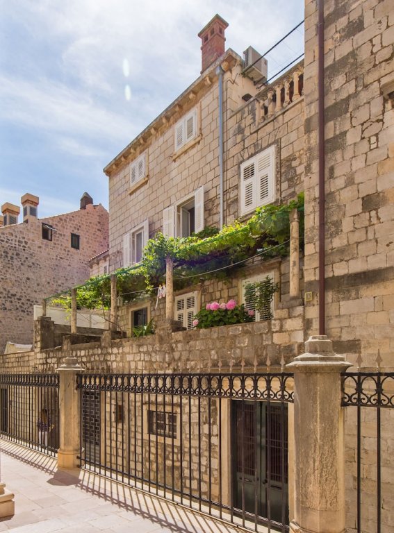 Фото Leonarda Baroque House - Old Town