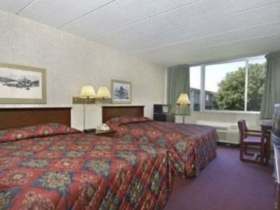 Фото Norwood Inn and Suites Worthington