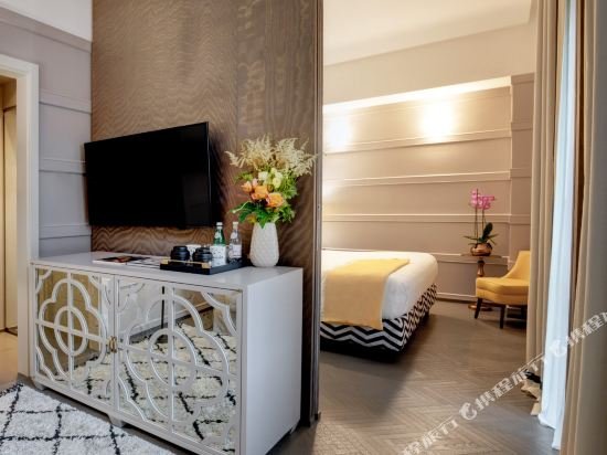 Фото Singer Palace Hotel