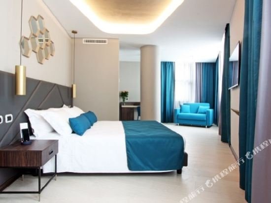 Фото The Hive Hotel