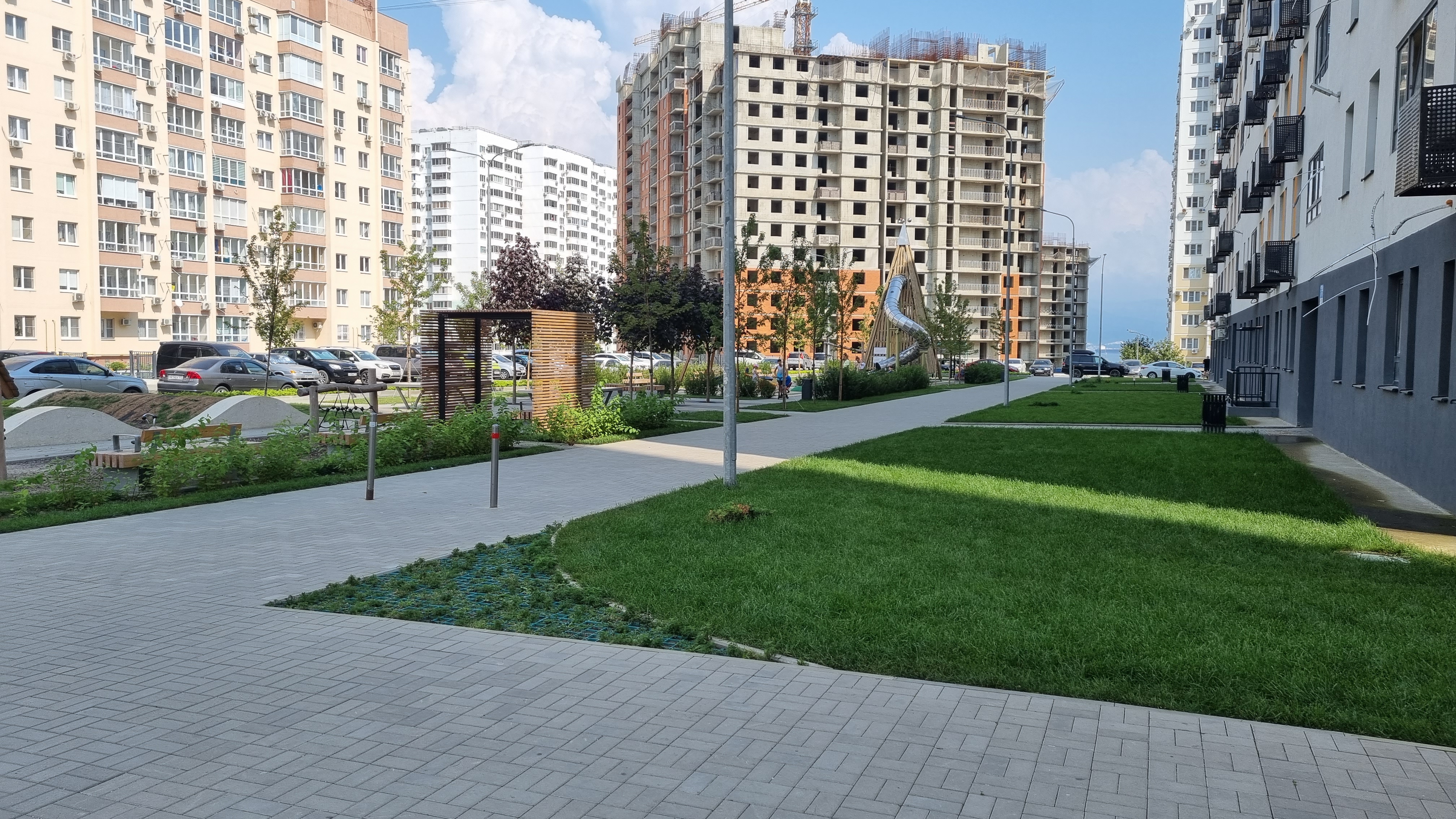 Фото Apple House