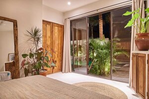 New! Tropical Design, Private Villa Complex, 6 Br, Umalas w Staff