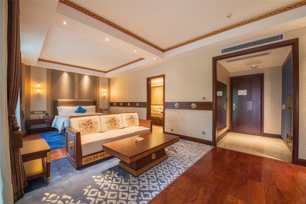 Фото St. Potala Hotel