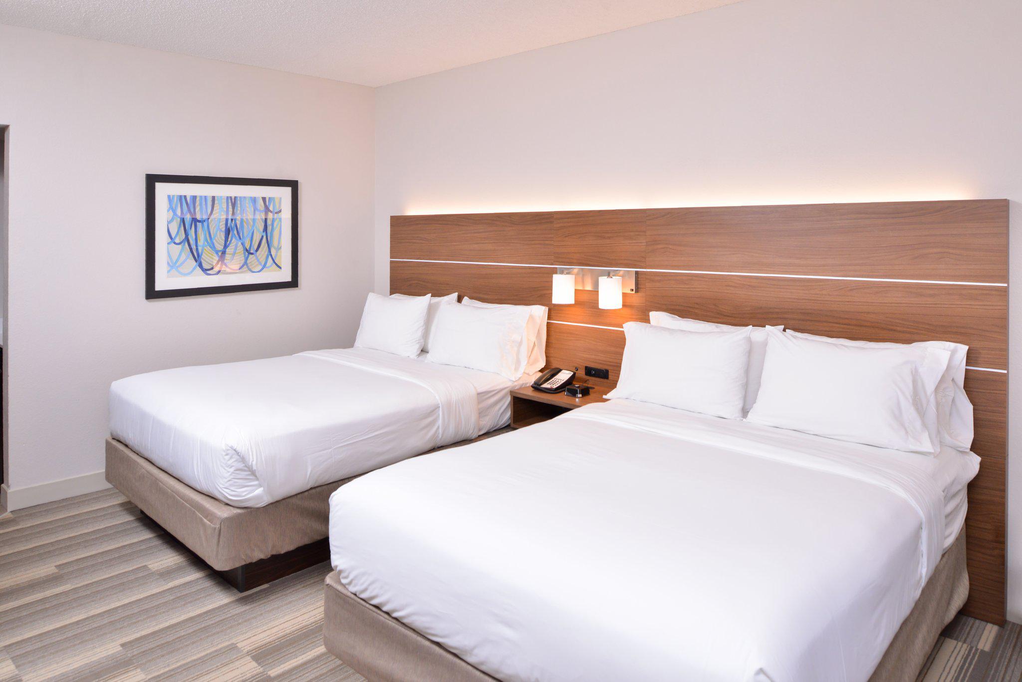 Фото Holiday Inn Express Indianapolis Downtown Convention Center, an Ihg Hotel