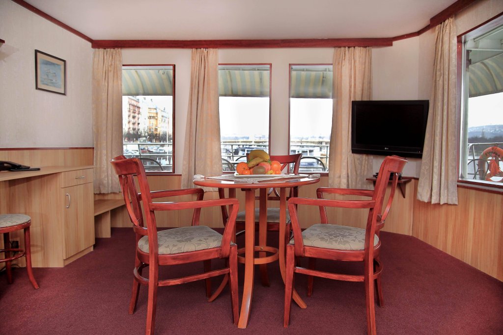 Фото Fortuna Boat Hotel