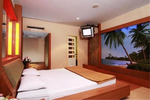 Фото Rest at Ratchada Hotel