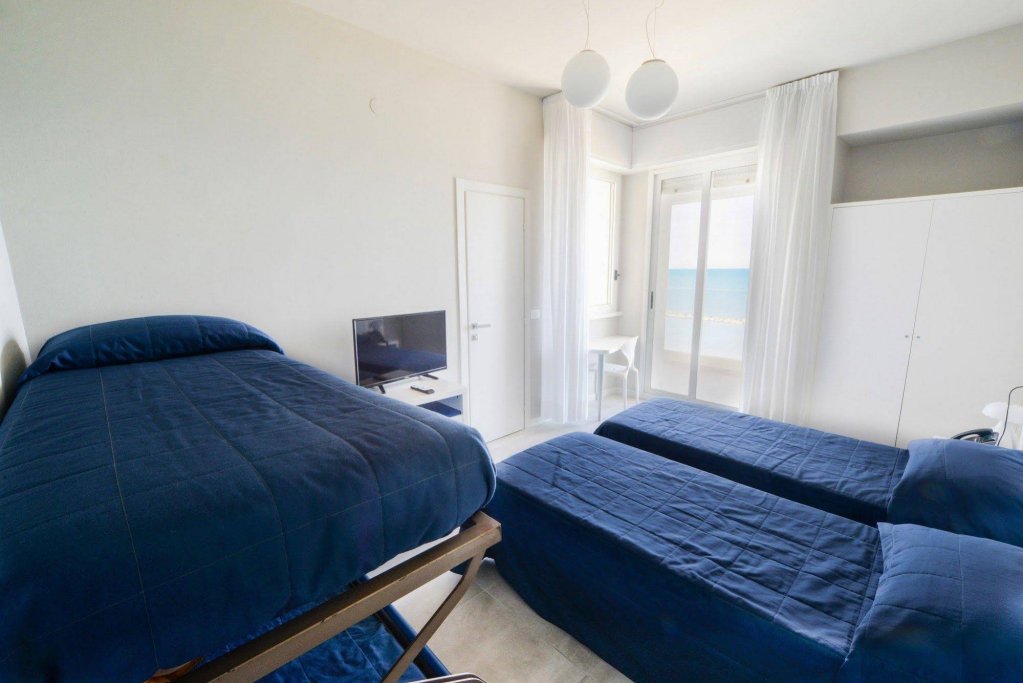 Фото Nautilus Family Hotel