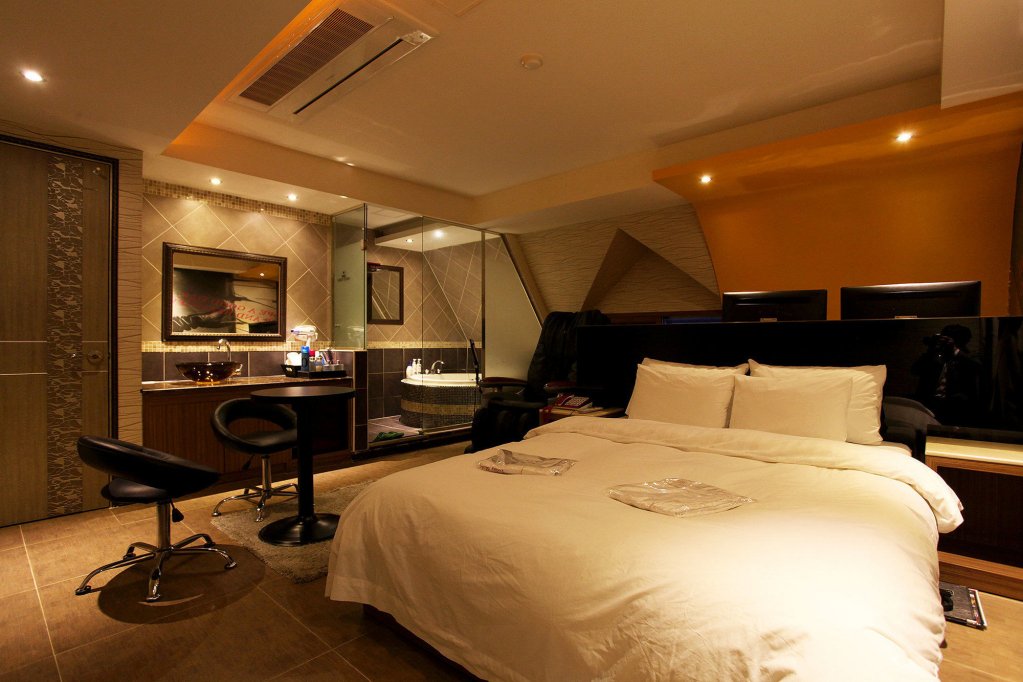 Фото Nine Hotel