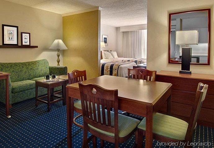 Фото Springhill Suites by Marriott Chicago Elmhurst/Oakbrook Area