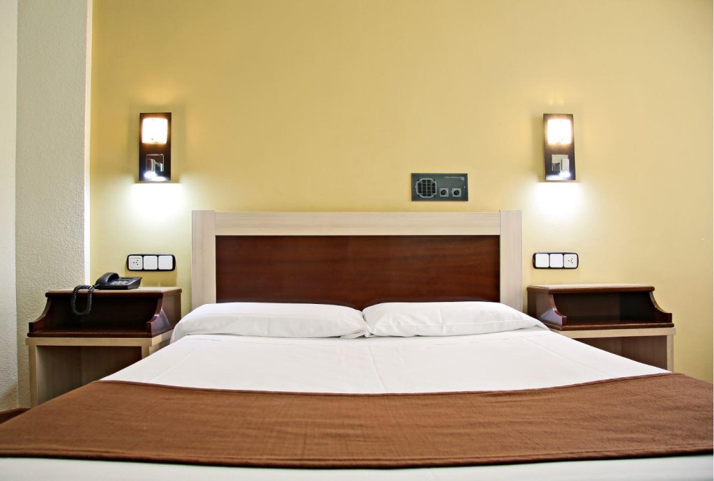 Фото Hotel Zaragoza Royal