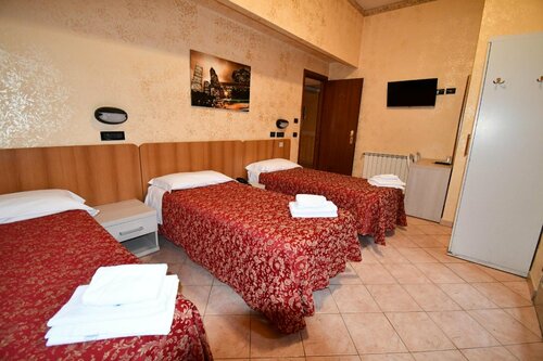 Гостиница Hotel Ferrarese Roma в Риме