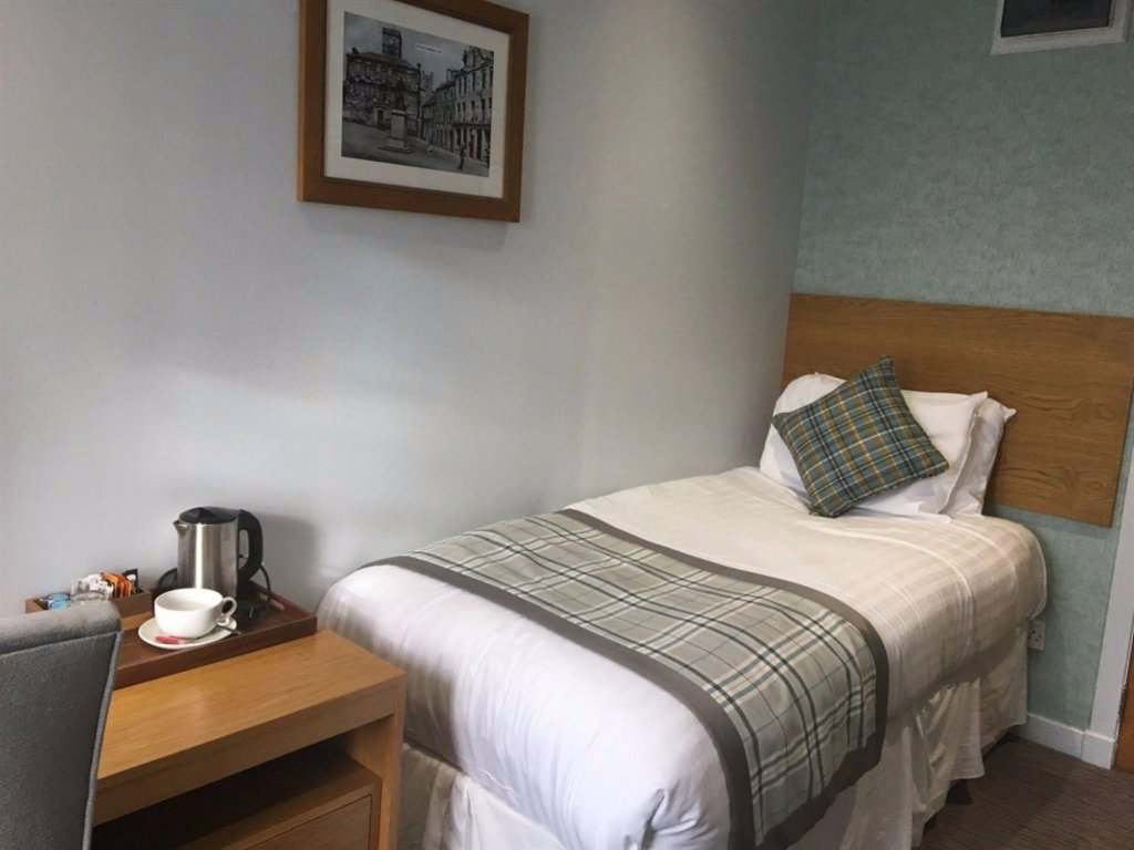 Фото West Port Hotel