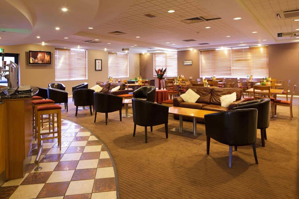 Фото Ibis Chesterfield Centre – Market Town