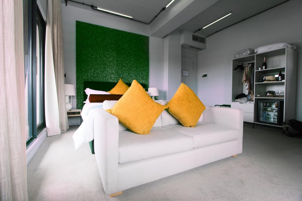 Фото Hallmark Hotel