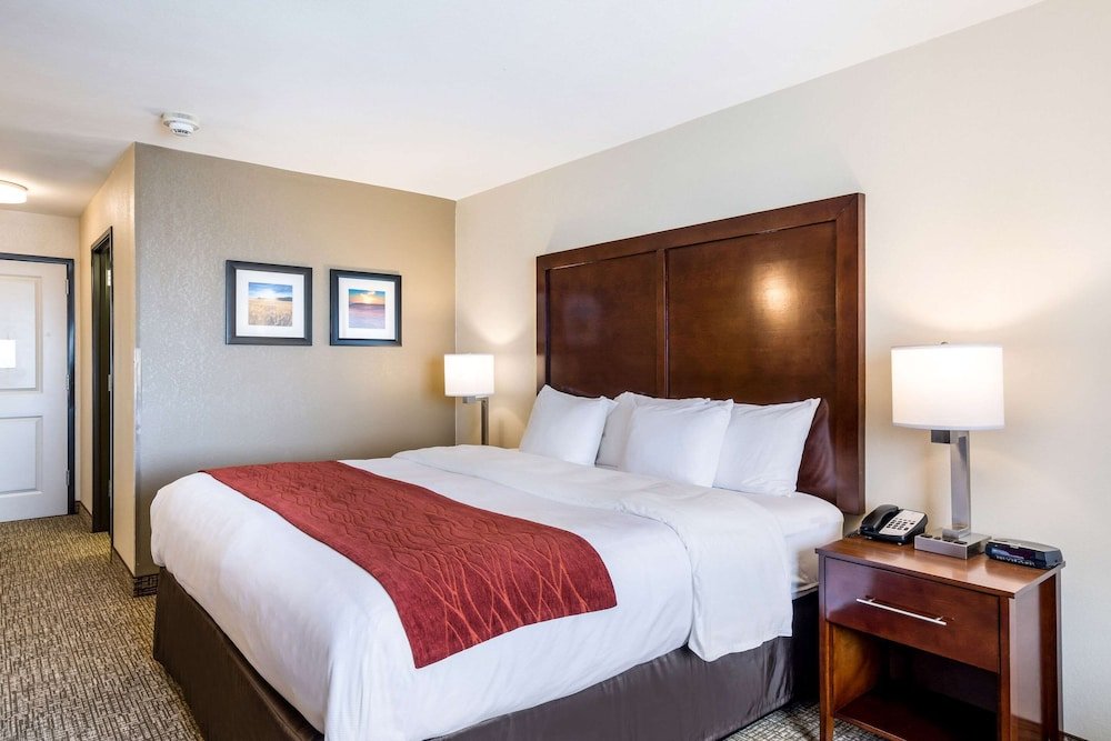 Фото Comfort Inn Bonner Springs Kansas City