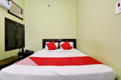 Фото Oyo 11480 Hotel Blue Star