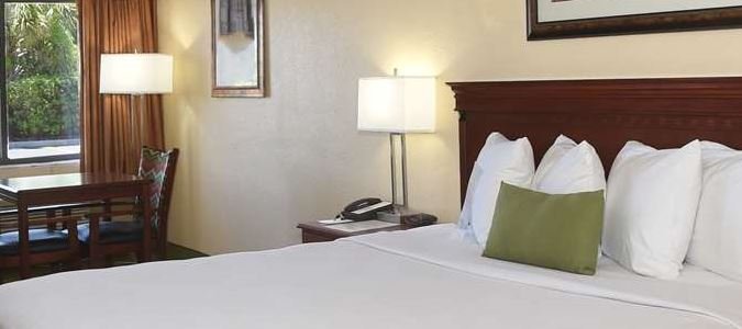 Фото Best Western Orlando East Inn & Suites