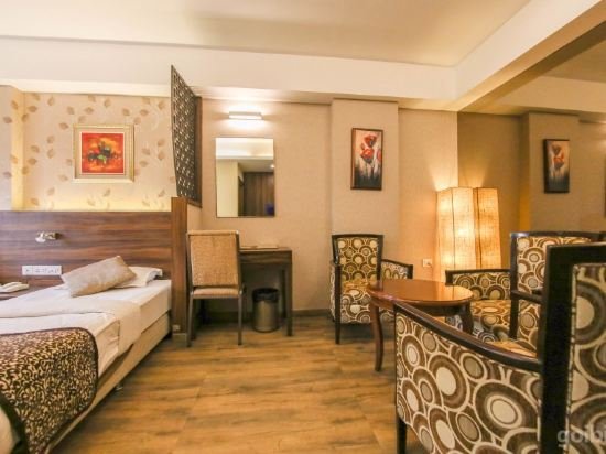 Фото Hotel Maharana Inn Chembur